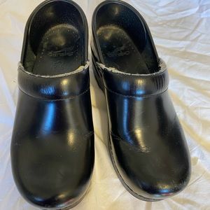 Used Black Dansko Women’s Clogs